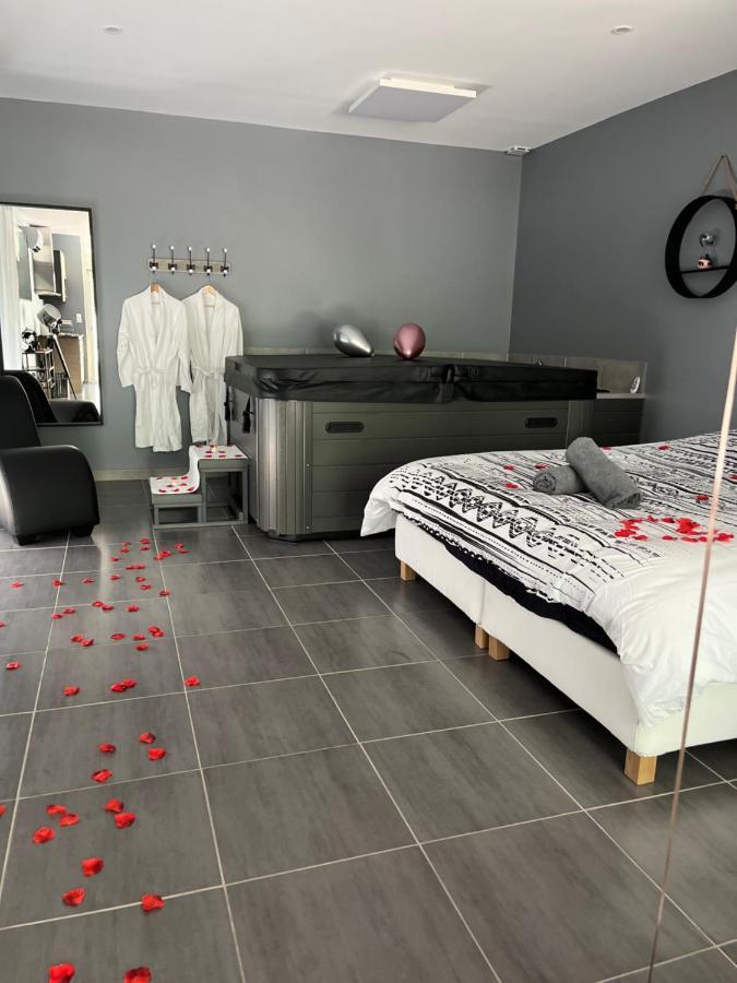 Love Room - La Parenthese Saint-Bauzille-de-la-Sylve Экстерьер фото